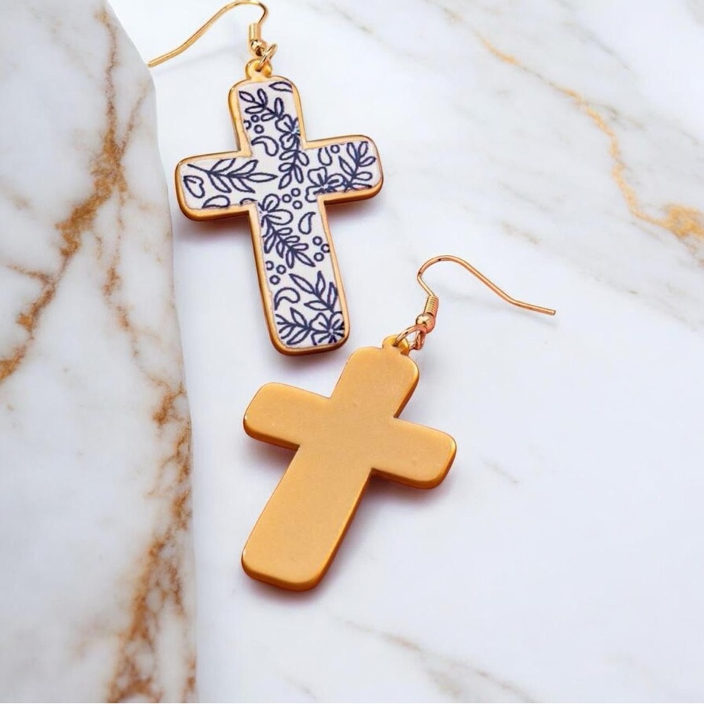 Cross Earrings and Beaded Bracelet Set - Blue, White, Gold - Picture 4 of 7